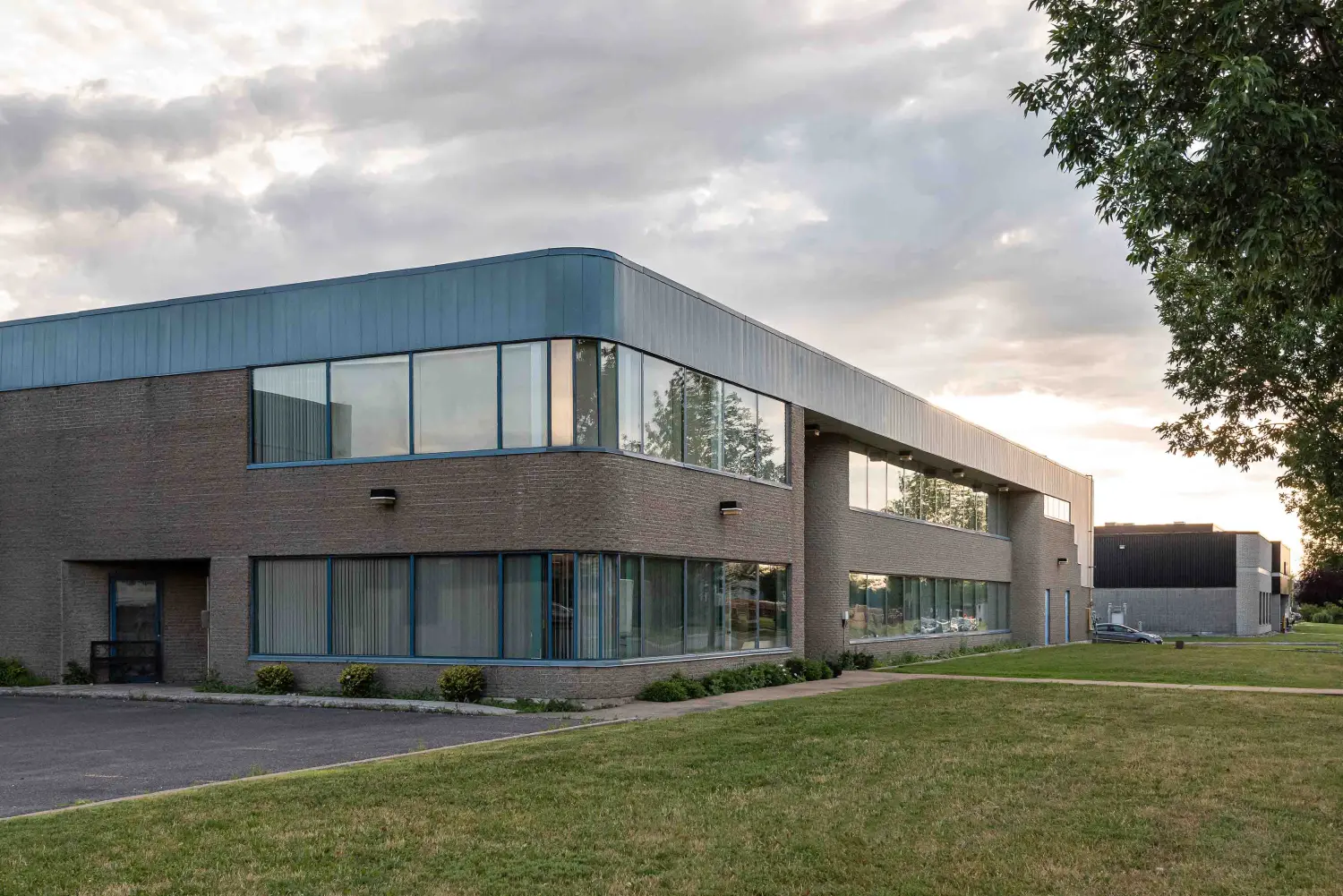 AdMa - Die Außenfassade eines typischen Kleinunternehmens